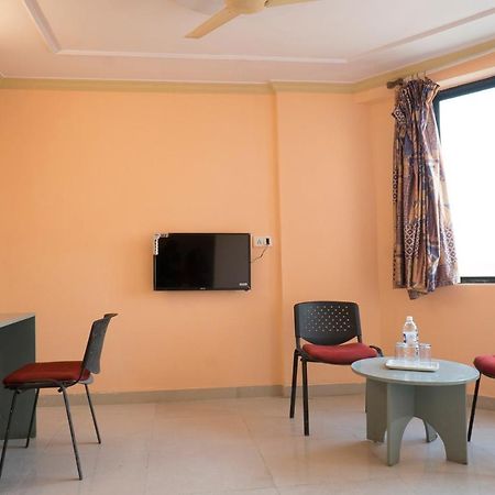 Oyo Flagship 37830 Hotel Aakar International Satara Bagian luar foto
