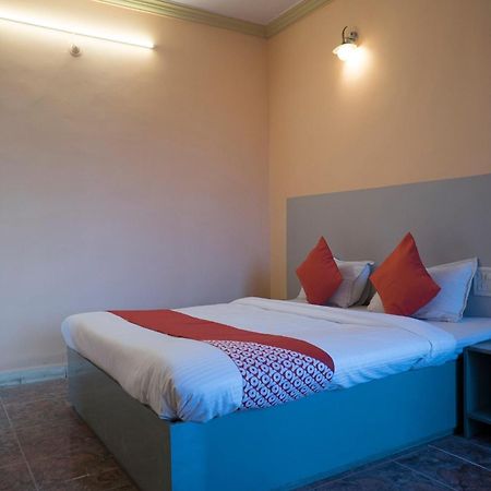 Oyo Flagship 37830 Hotel Aakar International Satara Bagian luar foto