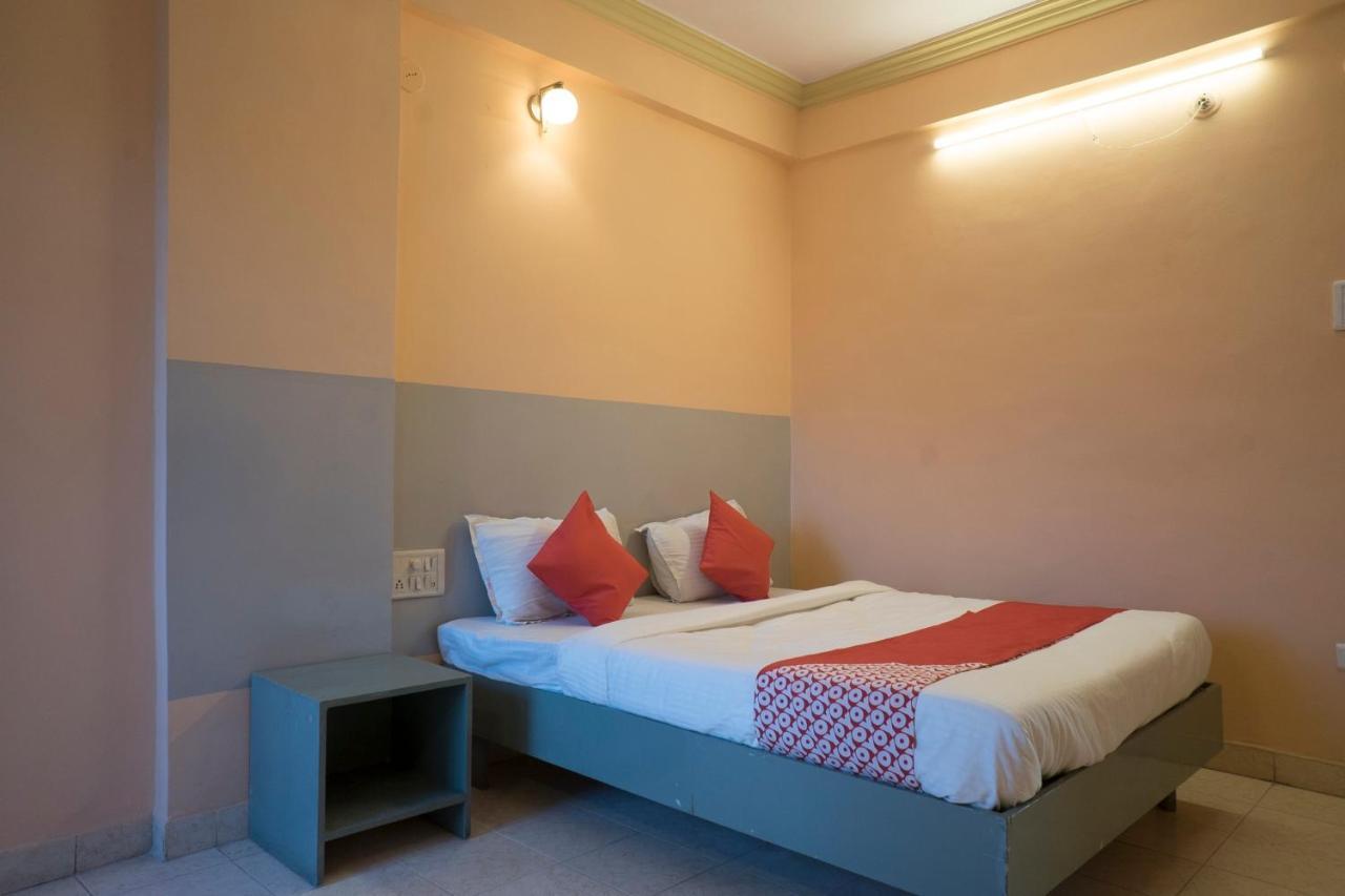 Oyo Flagship 37830 Hotel Aakar International Satara Bagian luar foto