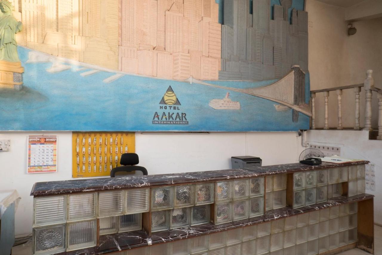 Oyo Flagship 37830 Hotel Aakar International Satara Bagian luar foto