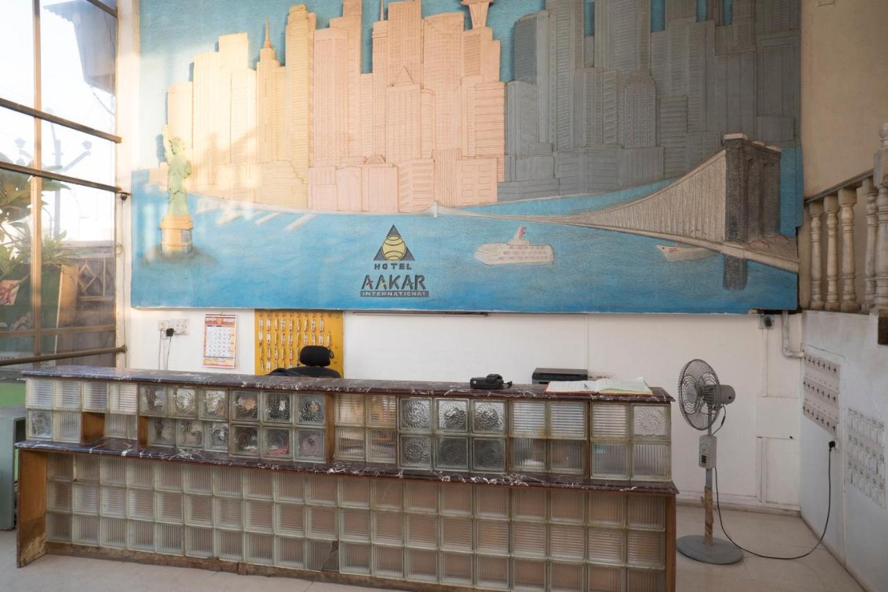 Oyo Flagship 37830 Hotel Aakar International Satara Bagian luar foto
