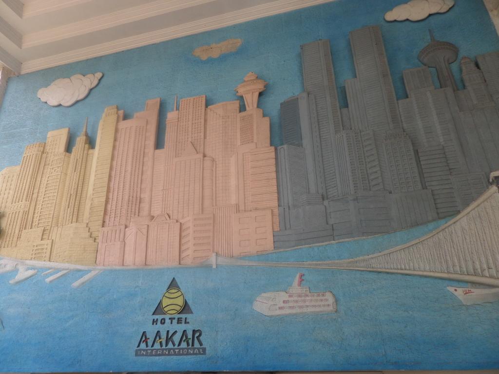 Oyo Flagship 37830 Hotel Aakar International Satara Bagian luar foto
