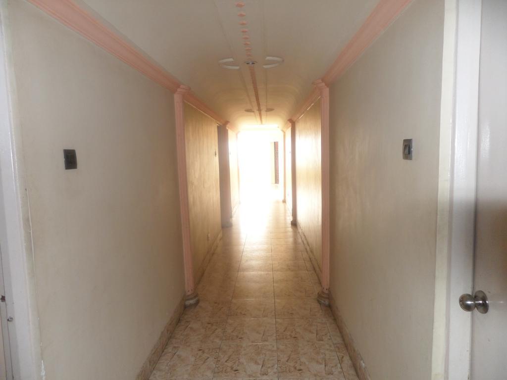 Oyo Flagship 37830 Hotel Aakar International Satara Bagian luar foto