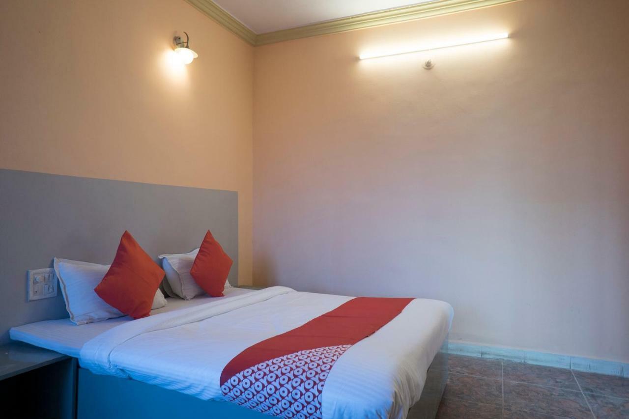 Oyo Flagship 37830 Hotel Aakar International Satara Bagian luar foto