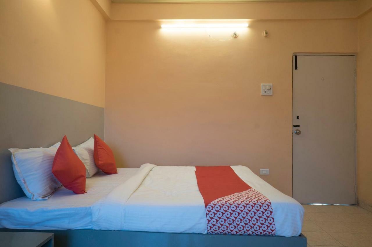 Oyo Flagship 37830 Hotel Aakar International Satara Bagian luar foto