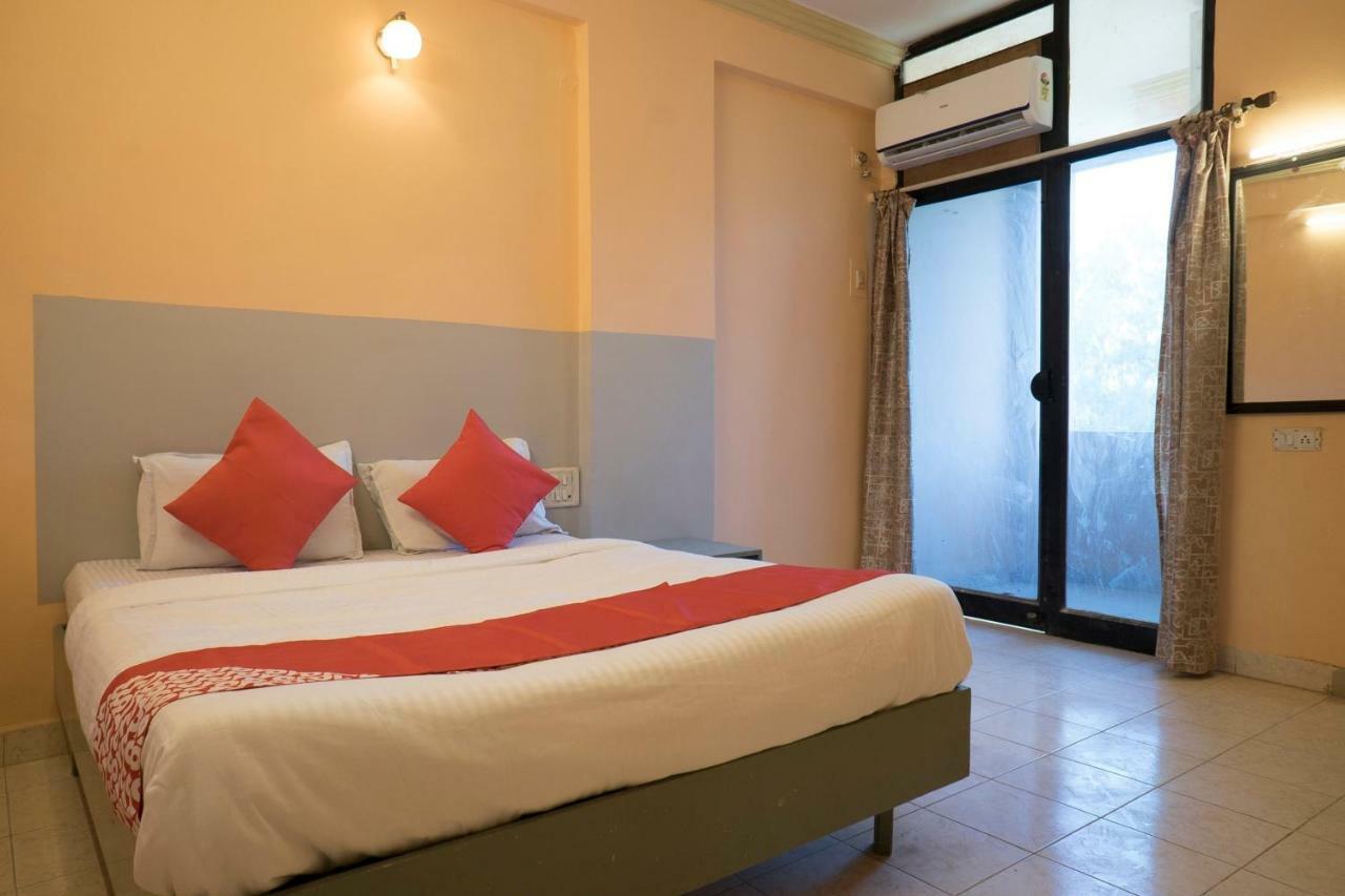 Oyo Flagship 37830 Hotel Aakar International Satara Bagian luar foto